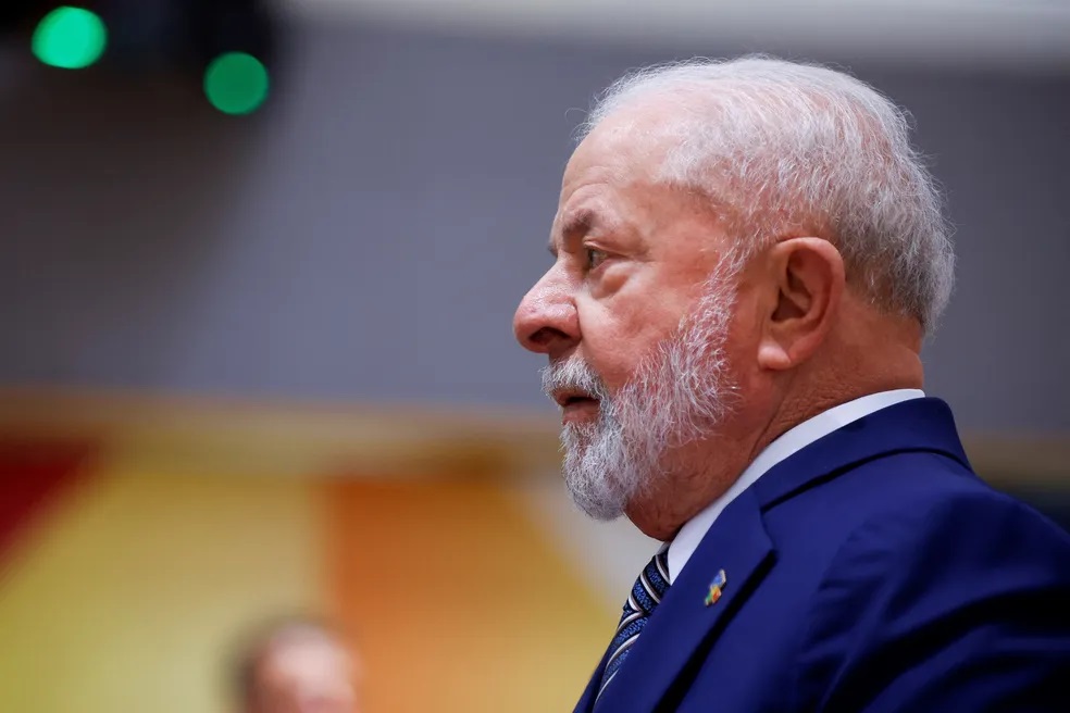 Lula tem dreno retirado e segue lúcido e bem, diz boletim médico